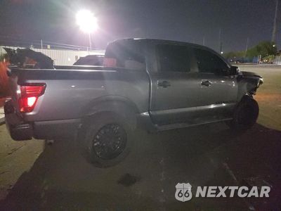 Trzecie zdjęcie samochodu z tyłu: 2018 NISSAN TITAN SV VIN:1N6AA1E50JN539456 - miniatura