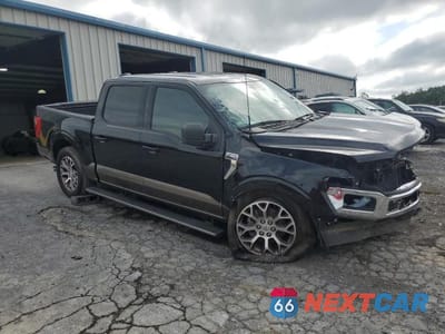 Czwarte zdjęcie samochodu z boku: 2023 FORD F150 SUPERCREW VIN:1FTEW1C83PFA84267 - miniatura