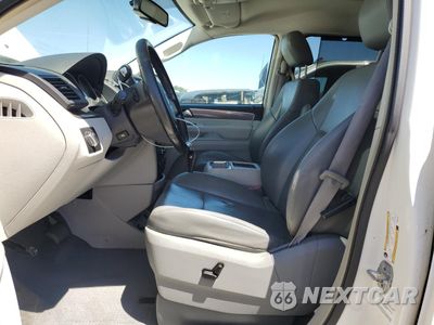 Zdjęcie 7 z 13 samochodu: 2010 VOLKSWAGEN ROUTAN SE VIN:2V4RW3D15AR236778 - miniatura