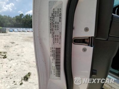 Zdjęcie 12 z 12 samochodu: 2016 CHRYSLER 300 LIMITED VIN:2C3CCAAG9GH261272 - miniatura