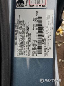 Zdjęcie 12 z 13 samochodu: 2011 LINCOLN MKZ VIN:3LNHL2JC6BR756302 - miniatura