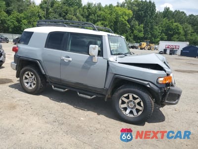 Czwarte zdjęcie samochodu z boku: 2014 TOYOTA FJ CRUISER VIN:JTEBU4BF3EK183441 - miniatura