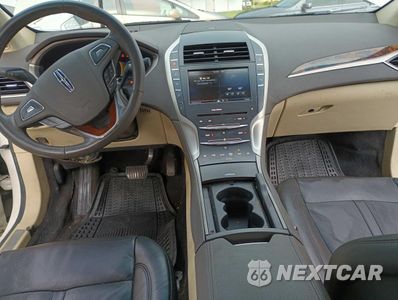 Zdjęcie 9 z 10 samochodu: 2013 LINCOLN MKZ HYBRID VIN:3LN6L2LU6DR805112 - miniatura