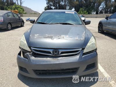 Piąte zdjęcie samochodu w środku: 2006 HONDA ACCORD LX VIN:1HGCM56456A007216 - miniatura