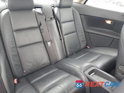 Zdjęcie 10 z 12 samochodu: 2010 VOLVO C70 T5 VIN:YV1672MCXAJ094366 - miniatura