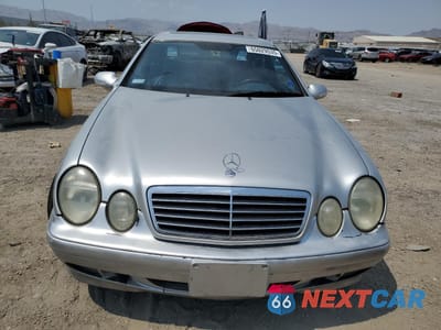 Piąte zdjęcie samochodu w środku: 2002 MERCEDES-BENZ CLK 55 AMG VIN:WDBLJ74G32T096023 - miniatura