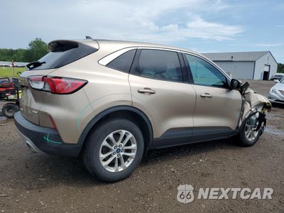 Trzecie zdjęcie samochodu z tyłu: 2020 FORD ESCAPE SE VIN:1FMCU0G61LUC13267 - miniatura