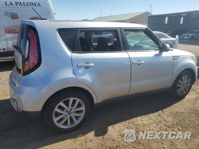 Trzecie zdjęcie samochodu z tyłu: 2018 KIA SOUL + VIN:KNDJP3A5XJ7509114 - miniatura
