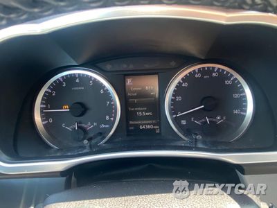 Zdjęcie 8 z 10 samochodu: 2018 TOYOTA HIGHLANDER LE VIN:5TDBZRFH4JS499433 - miniatura