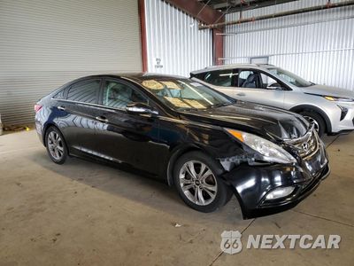 Czwarte zdjęcie samochodu z boku: 2013 HYUNDAI SONATA SE VIN:5NPEC4AC0DH614200 - miniatura