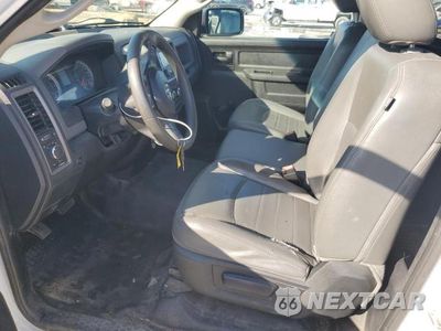 Zdjęcie 7 z 12 samochodu: 2014 RAM 1500 ST VIN:3C6JR6DG8EG274724 - miniatura
