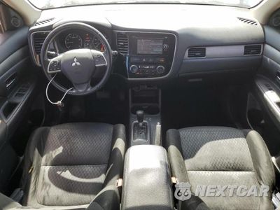 Zdjęcie 8 z 13 samochodu: 2014 MITSUBISHI OUTLANDER SE VIN:JA4AD3A32EZ018273 - miniatura