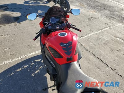 Zdjęcie 6 z 10 samochodu: 2016 SUZUKI GSX-R1000 VIN:JS1GT78A9G2100764 - miniatura