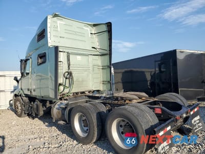 Trzecie zdjęcie samochodu z tyłu: 2024 VOLVO VNL SEMI TRUCK VIN:4V4NC9EH7RN643658 - miniatura