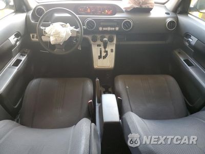 Zdjęcie 8 z 12 samochodu: 2009 TOYOTA SCION XB VIN:JTLKE50EX91076436 - miniatura