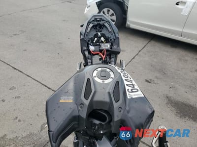 Piąte zdjęcie samochodu w środku: 2024 YAMAHA MT09 VIN:JYARN94E4RA001318 - miniatura