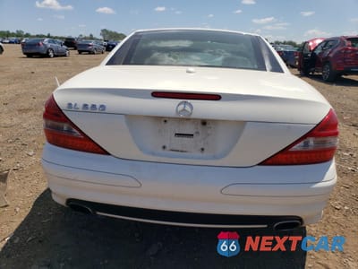 Zdjęcie 6 z 14 samochodu: 2007 MERCEDES-BENZ SL 550 VIN:WDBSK71F17F135878 - miniatura