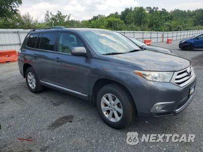 Czwarte zdjęcie samochodu z boku: 2013 TOYOTA HIGHLANDER BASE VIN:5TDBK3EH2DS231911 - miniatura