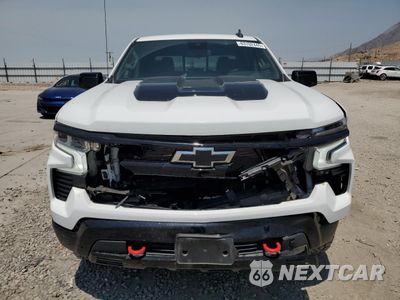 Piąte zdjęcie samochodu w środku: 2024 CHEVROLET SILVERADO K1500 LT TRAIL BOSS VIN:3GCUDFE80RG300816 - miniatura
