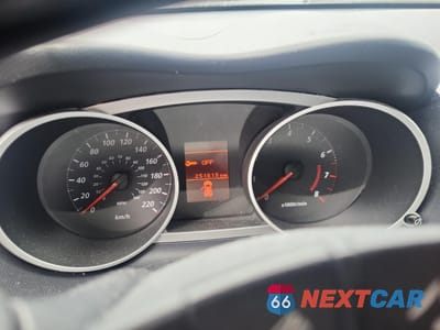 Zdjęcie 9 z 13 samochodu: 2010 MITSUBISHI OUTLANDER XLS VIN:JA4JT3AX1AZ601711 - miniatura