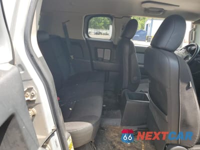 Zdjęcie 11 z 13 samochodu: 2014 TOYOTA FJ CRUISER VIN:JTEBU4BF3EK183441 - miniatura