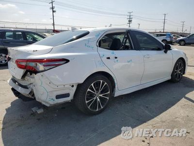 Trzecie zdjęcie samochodu z tyłu: 2019 TOYOTA CAMRY L VIN:4T1B11HK2KU709361 - miniatura