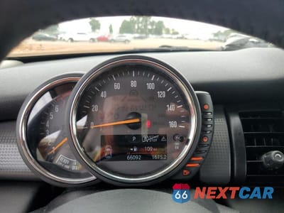 Zdjęcie 9 z 12 samochodu: 2017 MINI COOPER VIN:WMWXP5C35H3C64676 - miniatura