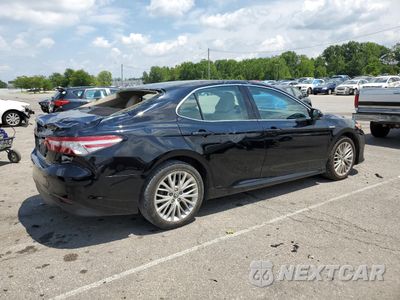 Trzecie zdjęcie samochodu z tyłu: 2018 TOYOTA CAMRY HYBRID VIN:4T1B21HKXJU500283 - miniatura