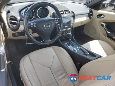 Zdjęcie 8 z 12 samochodu: 2007 MERCEDES-BENZ SLK 350 VIN:WDBWK56F47F157663 - miniatura