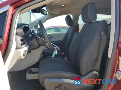 Zdjęcie 7 z 13 samochodu: 2023 CHRYSLER VOYAGER LX VIN:2C4RC1CGXPR534670 - miniatura