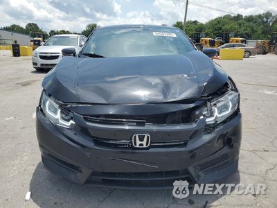 Piąte zdjęcie samochodu w środku: 2018 HONDA CIVIC LX VIN:2HGFC4B00JH300920 - miniatura