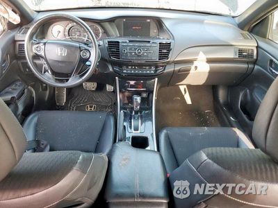 Zdjęcie 8 z 12 samochodu: 2016 HONDA ACCORD SPORT VIN:1HGCR2F58GA238279 - miniatura