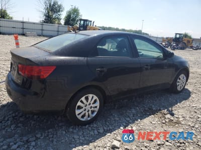 Trzecie zdjęcie samochodu z tyłu: 2011 KIA FORTE EX VIN:KNAFU4A21B5436803 - miniatura