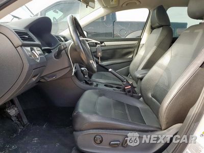 Zdjęcie 7 z 12 samochodu: 2015 VOLKSWAGEN PASSAT S VIN:1VWAT7A39FC048680 - miniatura