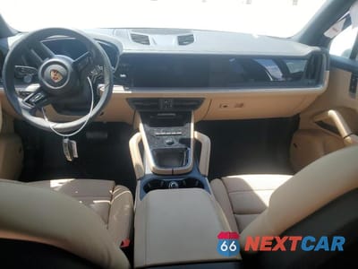 Zdjęcie 8 z 13 samochodu: 2024 PORSCHE CAYENNE VIN:WP1AA2AY9RDA12217 - miniatura