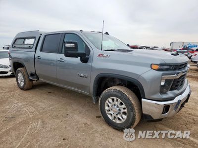 Czwarte zdjęcie samochodu z boku: 2025 CHEVROLET SILVERADO K2500 HEAVY DUTY LT VIN:2GC4KNEY9S1105053 - miniatura