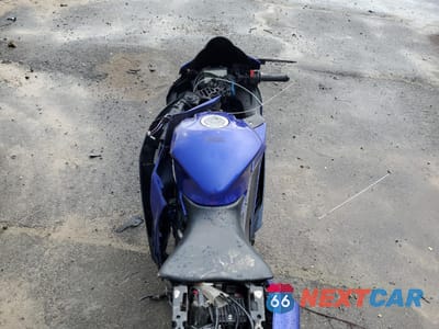 Zdjęcie 6 z 10 samochodu: 2023 YAMAHA YZFR3 A VIN:MH3RH18Y9PK012907 - miniatura