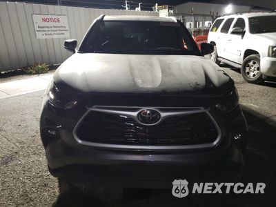 Piąte zdjęcie samochodu w środku: 2022 TOYOTA HIGHLANDER XLE VIN:5TDGZRAH7NS139298 - miniatura