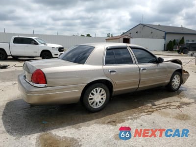 Trzecie zdjęcie samochodu z tyłu: 2004 FORD CROWN VICTORIA LX VIN:2FAFP74W34X118845 - miniatura