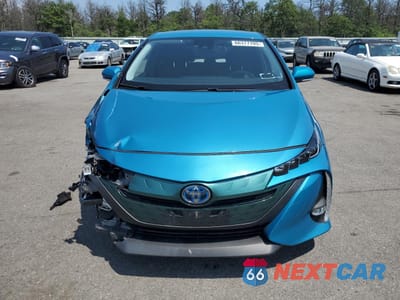 Piąte zdjęcie samochodu w środku: 2017 TOYOTA PRIUS PRIME VIN:JTDKARFP4H3004495 - miniatura