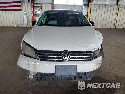 Piąte zdjęcie samochodu w środku: 2015 VOLKSWAGEN PASSAT SE VIN:1VWBT7A3XFC085788 - miniatura