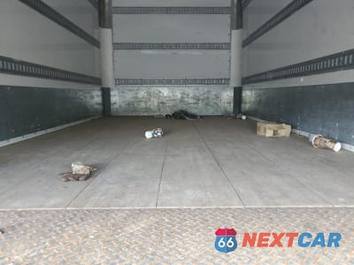 Zdjęcie 10 z 13 samochodu: 2022 ISUZU NRR VIN:JALE5W167N7304825 - miniatura