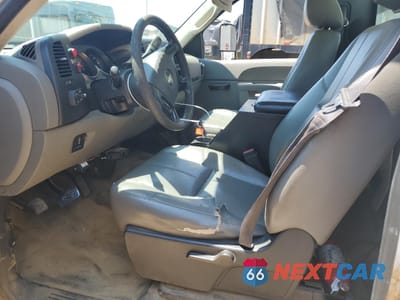 Zdjęcie 7 z 12 samochodu: 2014 CHEVROLET SILVERADO C3500 VIN:1GB3CZCG5EF156738 - miniatura