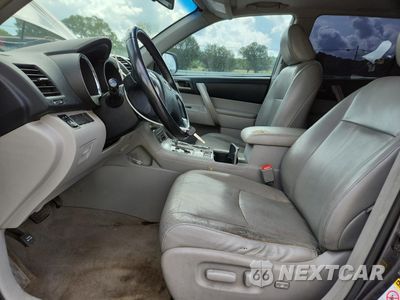 Zdjęcie 7 z 13 samochodu: 2010 TOYOTA HIGHLANDER SE VIN:5TDKK3EH0AS006141 - miniatura