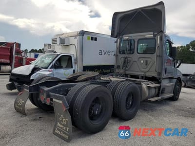 Czwarte zdjęcie samochodu z boku: 2022 FREIGHTLINER CASCADIA 126 SEMI TRUCK VIN:3AKJHLDR9NDNJ4539 - miniatura