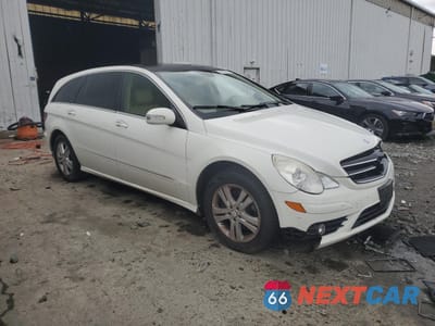 Czwarte zdjęcie samochodu z boku: 2009 MERCEDES-BENZ R 350 4MATIC VIN:4JGCB65E59A094202 - miniatura