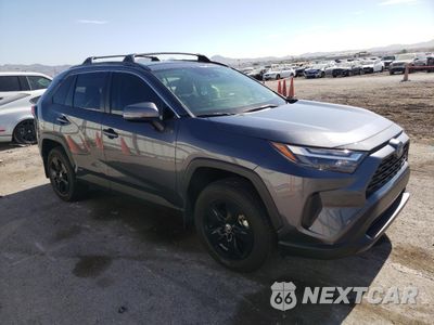 Czwarte zdjęcie samochodu z boku: 2024 TOYOTA RAV4 XLE VIN:JTMRWRFV4RD237142 - miniatura