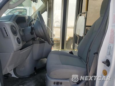 Zdjęcie 7 z 13 samochodu: 2016 FORD ECONOLINE - TRANSIT VEHICLES SHUTTLE BUS VIN:1FDFE4FS7GDC17278 - miniatura