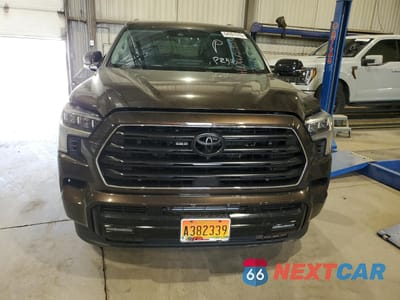 Piąte zdjęcie samochodu w środku: 2024 TOYOTA SEQUOIA SR5 VIN:7SVAAABAXRX030081 - miniatura