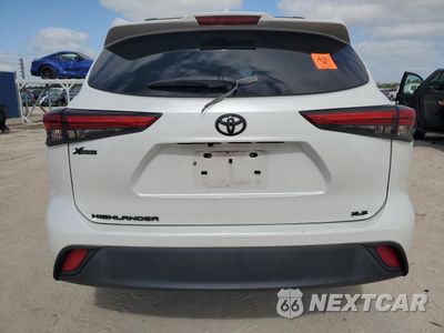 Zdjęcie 6 z 13 samochodu: 2022 TOYOTA HIGHLANDER XLE VIN:5TDGZRAH9NS560617 - miniatura